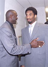 MJ pociesza Kobe Bryanta