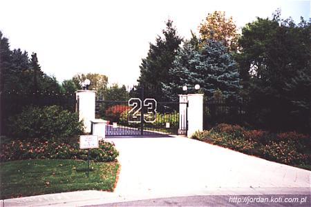 Brama posiadłości Michaela Jordana